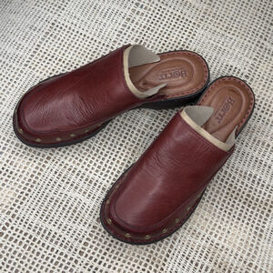 Born Majesty Gold Studded Leather Clog Sandals Womens 8M Burgundy Slip On Shoes